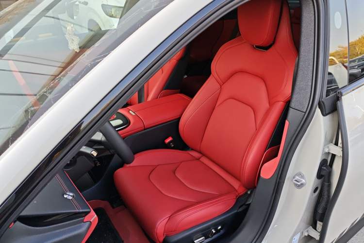 Used Xiaomi Auto SU7 2024 Rear-Drive Ultra-Long Range Advanced Pro-Level Intelligent Driving Version Left Front Seat
