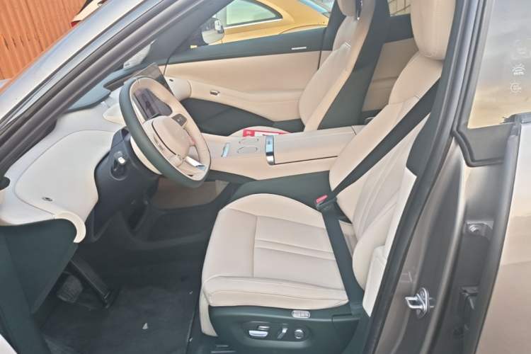 Used Xiaomi Auto SU7 2024 Rear-Drive Long-Range Intelligent Driving Version Left Front Seat