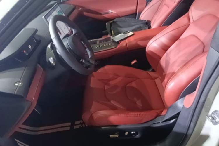 Used Xiaomi Auto SU7 2024 Four-Wheel Drive Ultra-Long Range Advanced Intelligent Driving Max Edition Left Front Seat