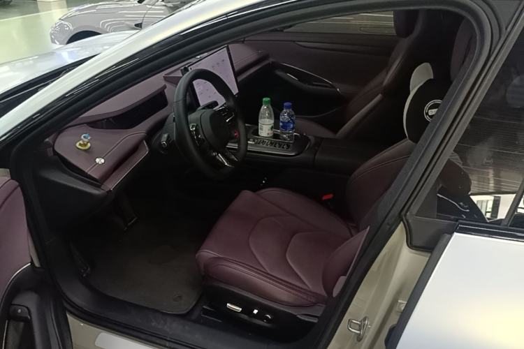 Used Xiaomi Auto SU7 2024 Rear-Drive Ultra-Long Range Advanced Pro-Level Intelligent Driving Version Left Front Seat