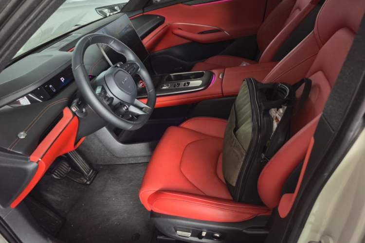 Used Xiaomi Auto SU7 2024 Rear-Drive Long-Range Intelligent Driving Version Left Front Seat