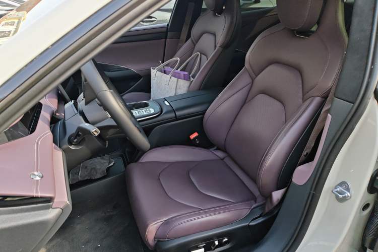 Used Xiaomi Auto SU7 2024 Four-Wheel Drive Ultra-Long Range Advanced Intelligent Driving Max Edition Left Front Seat