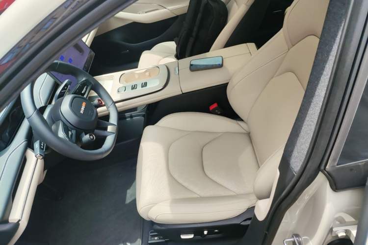 Used Xiaomi Auto SU7 2024 Rear-Drive Long-Range Intelligent Driving Version Left Front Seat