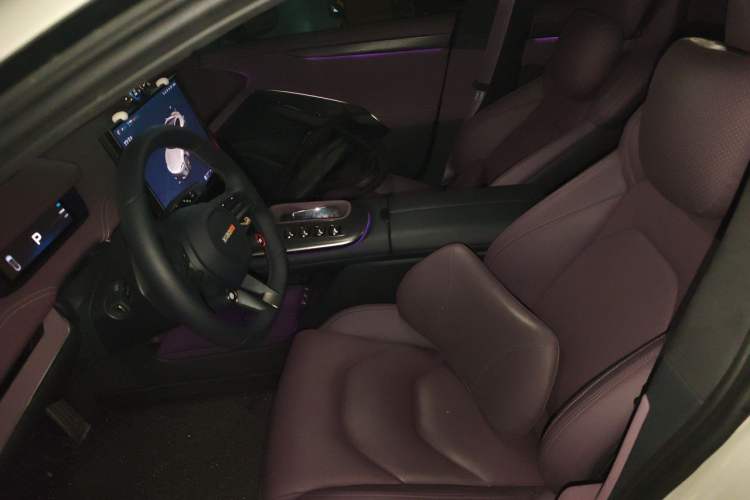 Used Xiaomi Auto SU7 2024 Four-Wheel Drive Ultra-Long Range Advanced Intelligent Driving Max Edition Left Front Seat