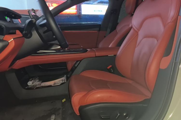 Used Xiaomi Auto SU7 2024 Rear-Drive Ultra-Long Range Advanced Pro-Level Intelligent Driving Version Left Front Seat