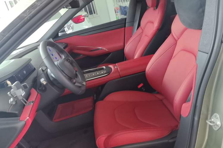 Used Xiaomi Auto SU7 2024 Rear-Drive Ultra-Long Range Advanced Pro-Level Intelligent Driving Version Left Front Seat