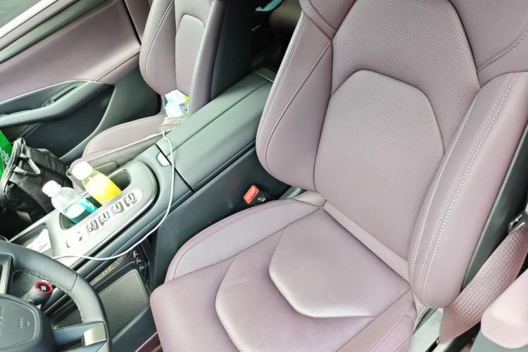 Used Xiaomi Auto SU7 2024 Four-Wheel Drive Ultra-Long Range Advanced Intelligent Driving Max Edition Left Front Seat