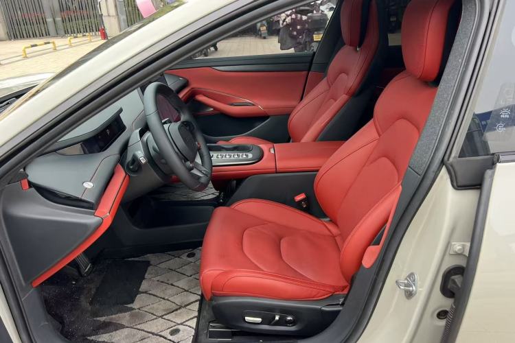 Used Xiaomi Auto SU7 2024 Rear-Drive Ultra-Long Range Advanced Pro-Level Intelligent Driving Version Left Front Seat
