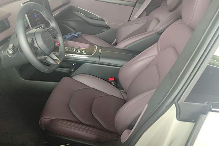 Used Xiaomi Auto SU7 2024 Four-Wheel Drive Ultra-Long Range Advanced Intelligent Driving Max Edition Left Front Seat