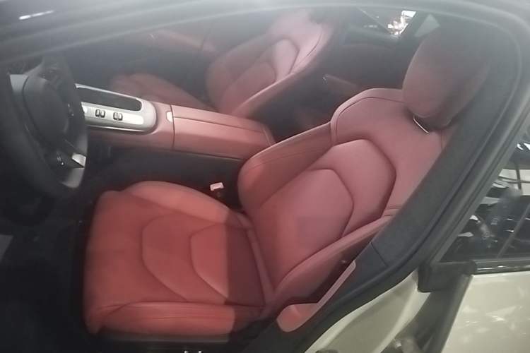 Used Xiaomi Auto SU7 2024 Rear-Drive Long-Range Intelligent Driving Version Left Front Seat