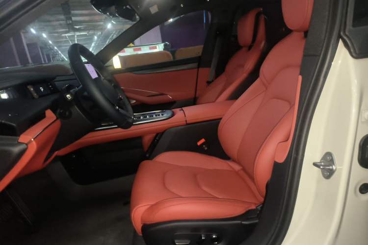 Used Xiaomi Auto SU7 2024 Rear-Drive Ultra-Long Range Advanced Pro-Level Intelligent Driving Version Left Front Seat