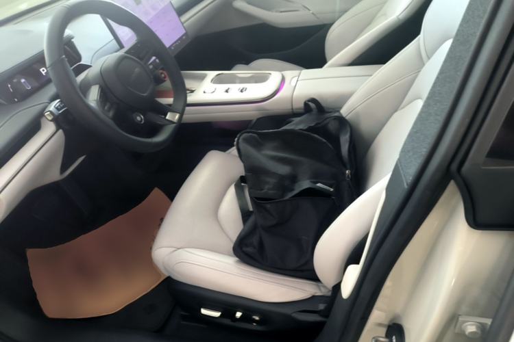 Used Xiaomi Auto SU7 2024 Rear-Drive Long-Range Intelligent Driving Version Left Front Seat