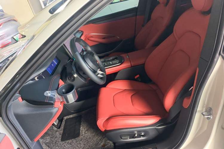 Used Xiaomi Auto SU7 2024 Rear-Drive Long-Range Intelligent Driving Version Left Front Seat
