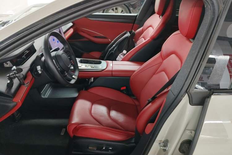 Used Xiaomi Auto SU7 2024 Rear-Drive Long-Range Intelligent Driving Version Left Front Seat