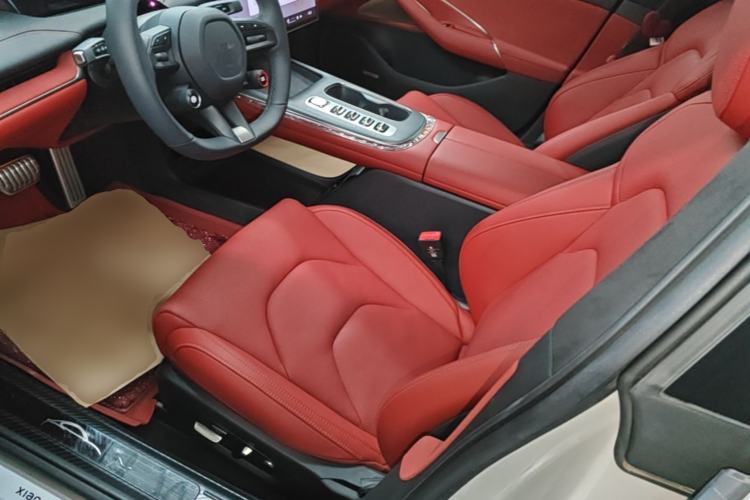 Used Xiaomi Auto SU7 2024 Four-Wheel Drive Ultra-Long Range Advanced Intelligent Driving Max Edition Left Front Seat