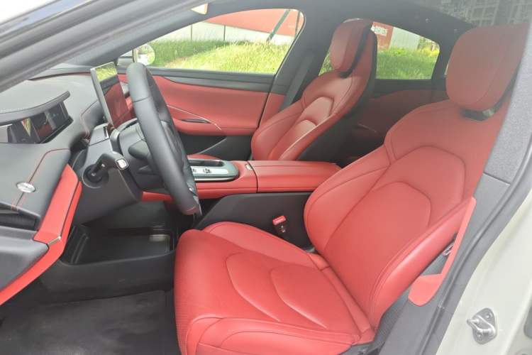 Used Xiaomi Auto SU7 2024 Rear-Drive Long-Range Intelligent Driving Version Left Front Seat