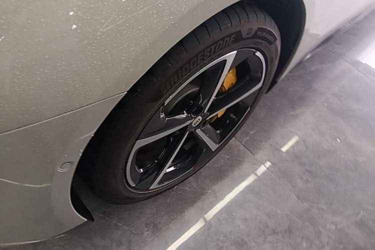 Used Xiaomi Auto SU7 2024 Four-Wheel-Drive Max Founder's Edition Left Front Wheel Hub
