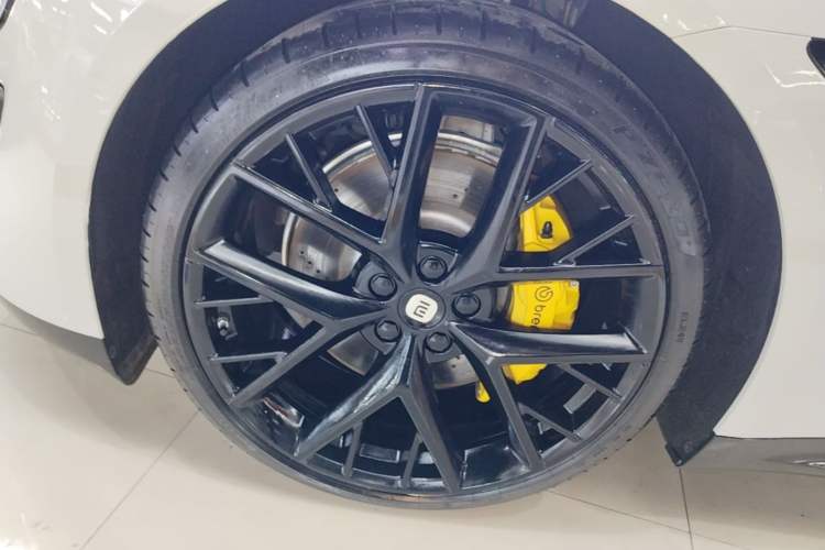 Used Xiaomi Auto SU7 2024 Four-Wheel Drive Ultra-Long Range Advanced Intelligent Driving Max Edition Left Front Wheel Hub