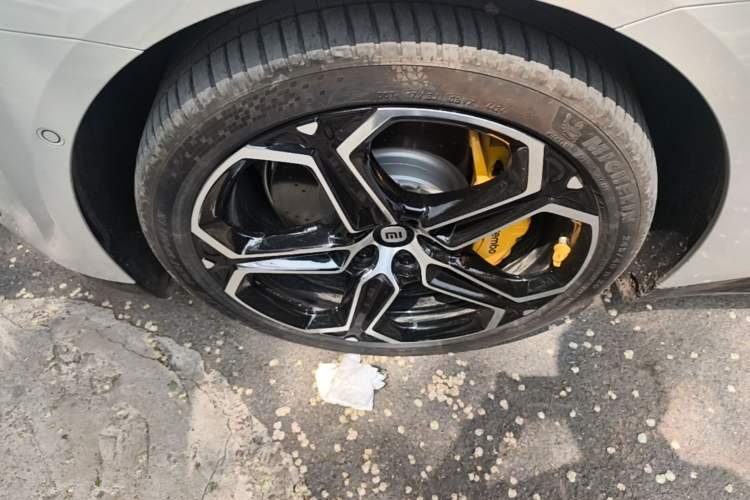 Used Xiaomi Auto SU7 2024 Rear-Drive Ultra-Long Range Advanced Pro-Level Intelligent Driving Version Left Front Wheel Hub