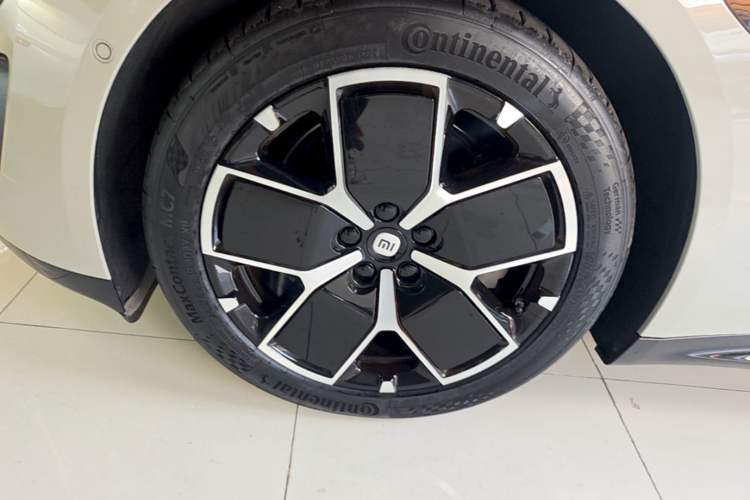 Used Xiaomi Auto SU7 2024 Rear-Drive Long-Range Intelligent Driving Version Left Front Wheel Hub