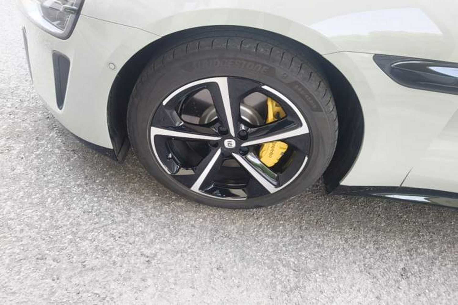 Used Xiaomi Auto SU7 2024 Four-Wheel Drive Ultra-Long Range Advanced Intelligent Driving Max Edition Left Front Wheel Hub