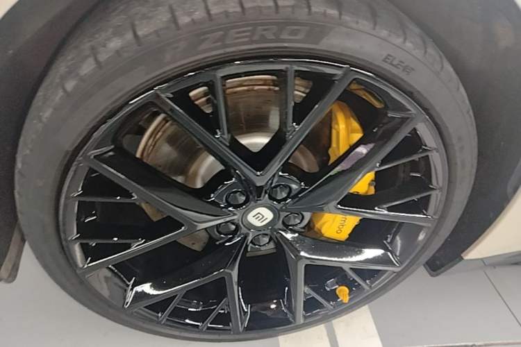 Used Xiaomi Auto SU7 2024 Four-Wheel Drive Ultra-Long Range Advanced Intelligent Driving Max Edition Left Front Wheel Hub