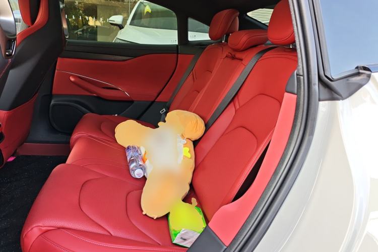 Used Xiaomi Auto SU7 2024 Rear-Drive Ultra-Long Range Advanced Pro-Level Intelligent Driving Version Left Rear Seat