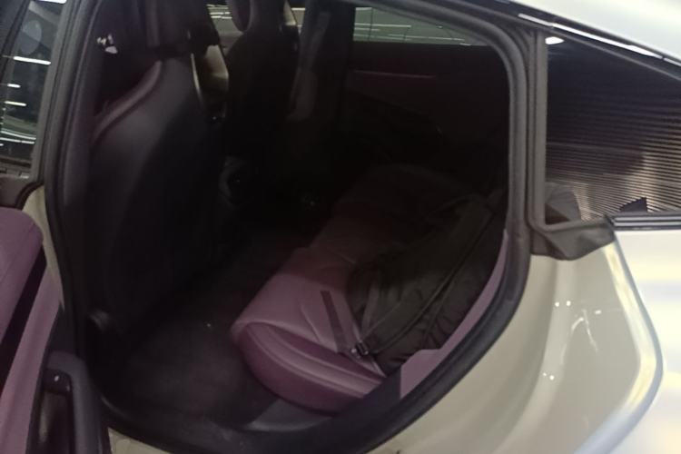 Used Xiaomi Auto SU7 2024 Rear-Drive Ultra-Long Range Advanced Pro-Level Intelligent Driving Version Left Rear Seat