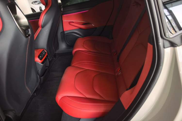 Used Xiaomi Auto SU7 2024 Rear-Drive Long-Range Intelligent Driving Version Left Rear Seat