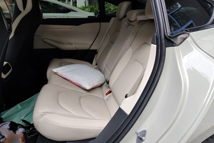 Used Xiaomi Auto SU7 2024 Rear-Drive Long-Range Intelligent Driving Version Left Rear Seat