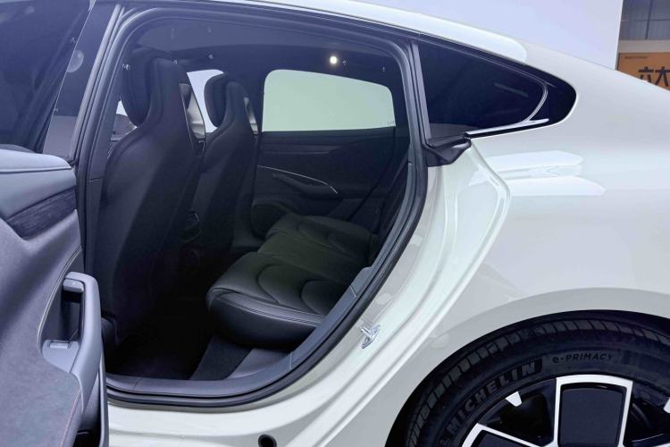 Used Xiaomi Auto SU7 2024 Rear-Drive Long-Range Intelligent Driving Version Left Rear Seat