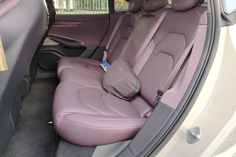 Used Xiaomi Auto SU7 2024 Rear-Drive Long-Range Intelligent Driving Version Left Rear Seat