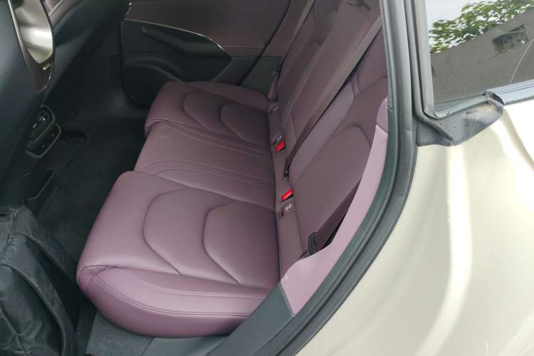 Used Xiaomi Auto SU7 2024 Rear-Drive Long-Range Intelligent Driving Version Left Rear Seat