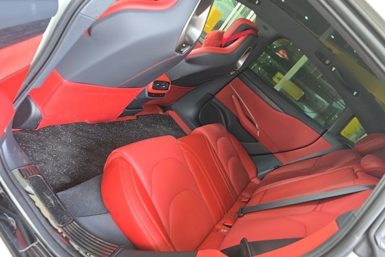 Used Xiaomi Auto SU7 2024 Rear-Drive Long-Range Intelligent Driving Version Left Rear Seat