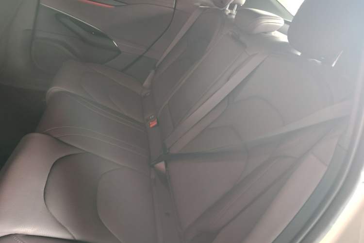 Used Xiaomi Auto SU7 2024 Rear-Drive Long-Range Intelligent Driving Version Left Rear Seat
