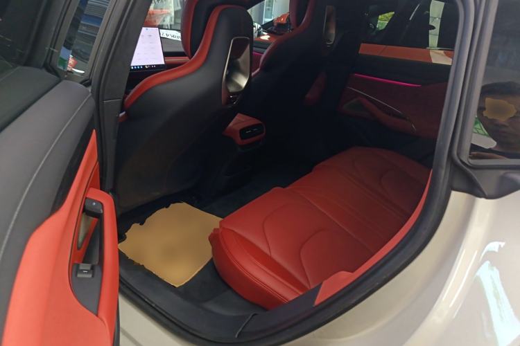 Used Xiaomi Auto SU7 2024 Four-Wheel Drive Ultra-Long Range Advanced Intelligent Driving Max Edition Left Rear Seat
