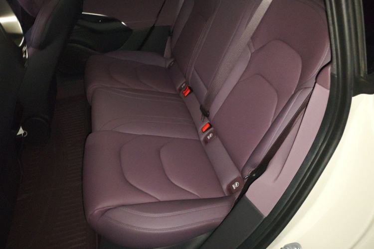 Used Xiaomi Auto SU7 2024 Rear-Drive Ultra-Long Range Advanced Pro-Level Intelligent Driving Version Left Rear Seat