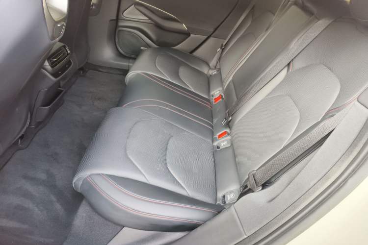 Used Xiaomi Auto SU7 2024 Rear-Drive Long-Range Intelligent Driving Version Left Rear Seat