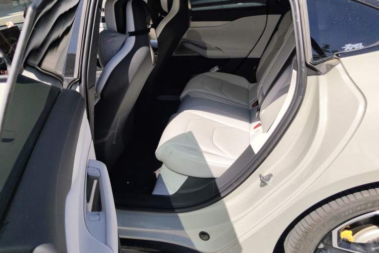 Used Xiaomi Auto SU7 2024 Rear-Drive Long-Range Intelligent Driving Version Left Rear Seat