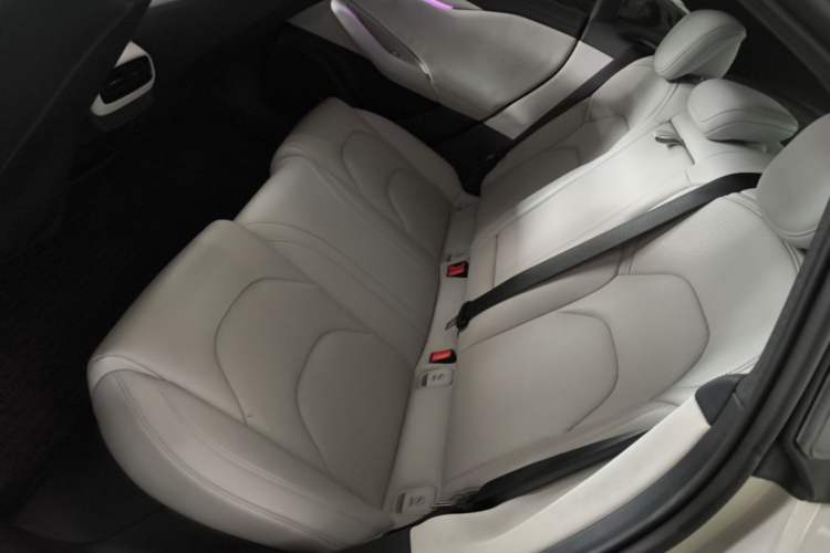 Used Xiaomi Auto SU7 2024 Rear-Drive Ultra-Long Range Advanced Pro-Level Intelligent Driving Version Left Rear Seat