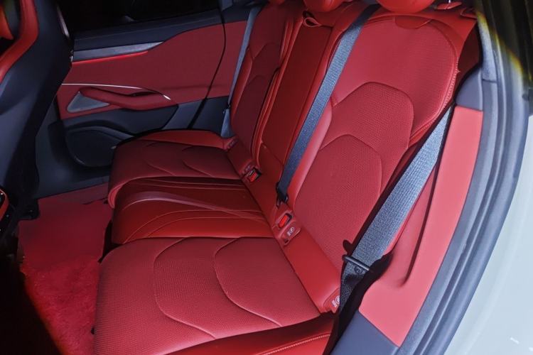 Used Xiaomi Auto SU7 2024 Rear-Drive Long-Range Intelligent Driving Version Left Rear Seat
