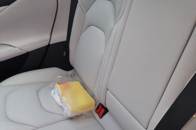 Used Xiaomi Auto SU7 2024 Rear-Drive Ultra-Long Range Advanced Pro-Level Intelligent Driving Version Left Rear Seat