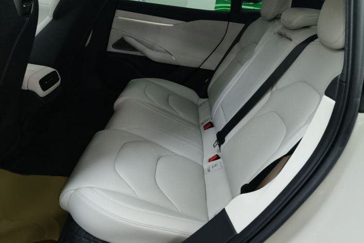 Used Xiaomi Auto SU7 2024 Rear-Drive Ultra-Long Range Advanced Pro-Level Intelligent Driving Version Left Rear Seat