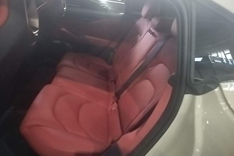 Used Xiaomi Auto SU7 2024 Rear-Drive Long-Range Intelligent Driving Version Left Rear Seat