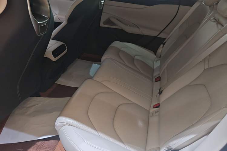 Used Xiaomi Auto SU7 2024 Rear-Drive Long-Range Intelligent Driving Version Left Rear Seat