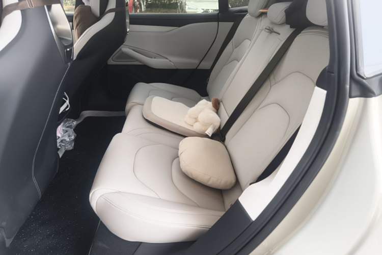 Used Xiaomi Auto SU7 2024 Four-Wheel Drive Ultra-Long Range Advanced Intelligent Driving Max Edition Left Rear Seat