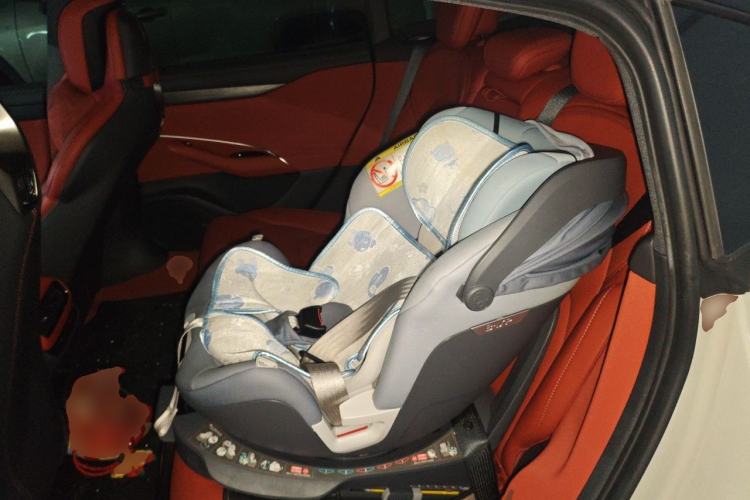 Used Xiaomi Auto SU7 2024 Rear-Drive Ultra-Long Range Advanced Pro-Level Intelligent Driving Version Left Rear Seat