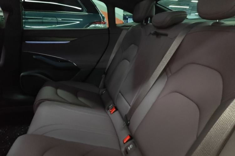 Used Xiaomi Auto SU7 2024 Rear-Drive Ultra-Long Range Advanced Pro-Level Intelligent Driving Version Left Rear Seat
