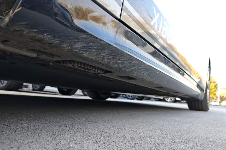 Used Xiaomi Auto SU7 2024 Rear-Drive Ultra-Long Range Advanced Pro-Level Intelligent Driving Version Left Side Sill