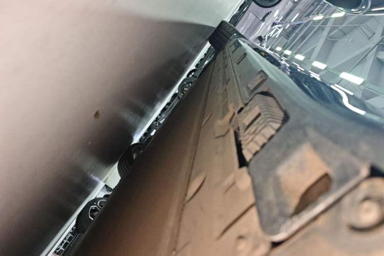 Used Xiaomi Auto SU7 2024 Four-Wheel Drive Ultra-Long Range Advanced Intelligent Driving Max Edition Left Side Sill